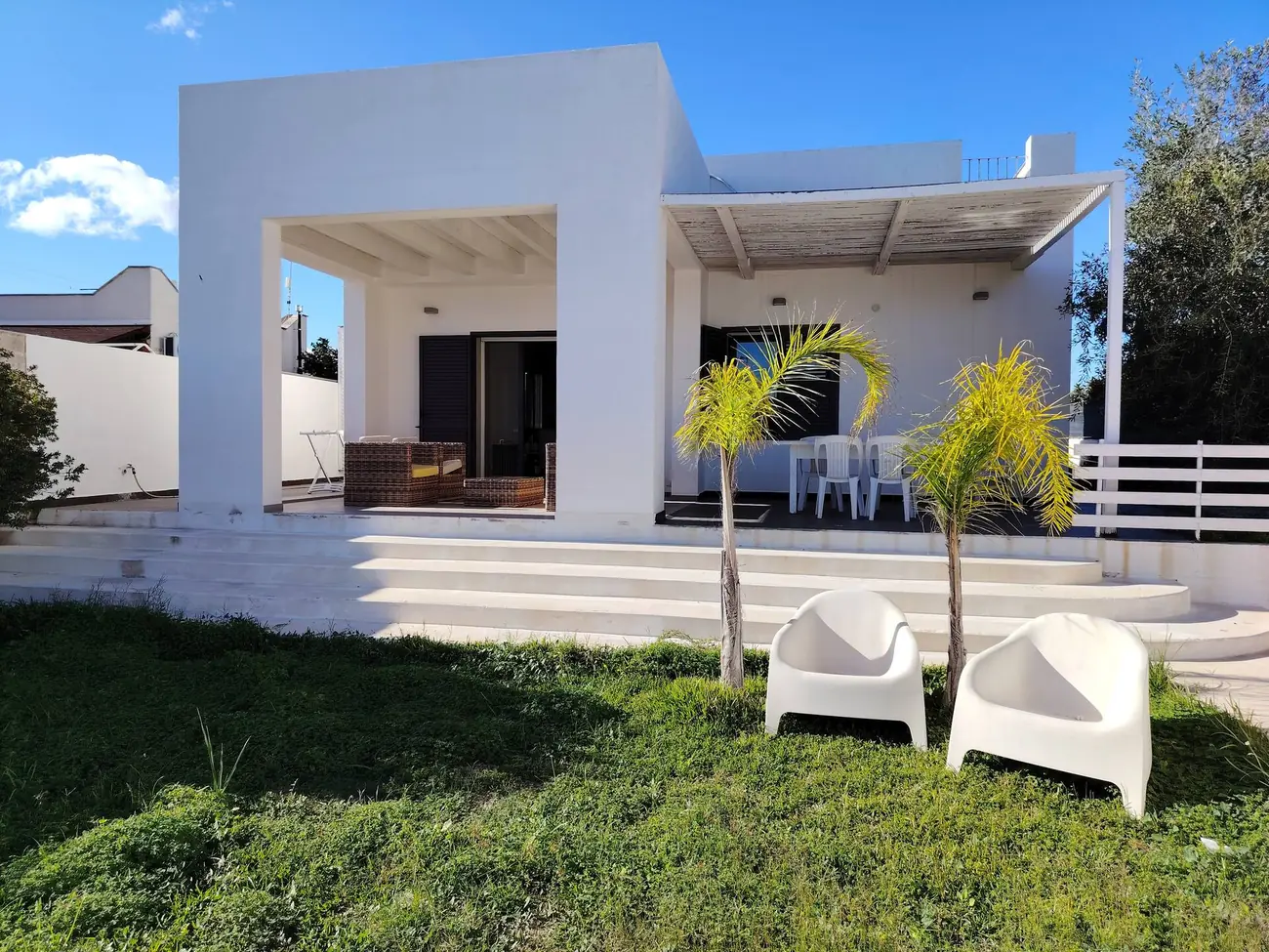 La villa vista dal giardino